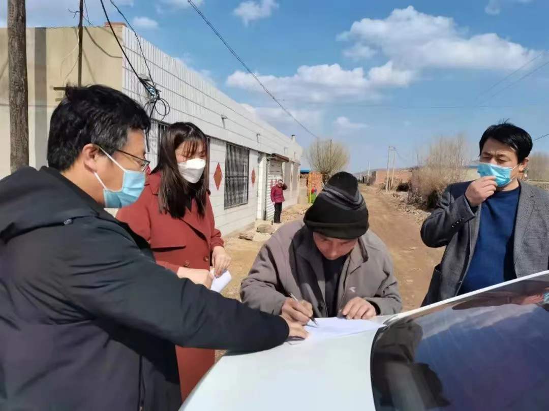 彰武县纪委监委走村入户“做客式”解民忧.jpg